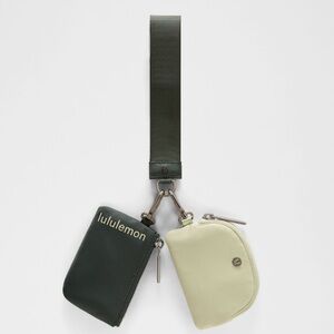 ✨free with purchase✨Lululemon Dual Pouch Wristlet